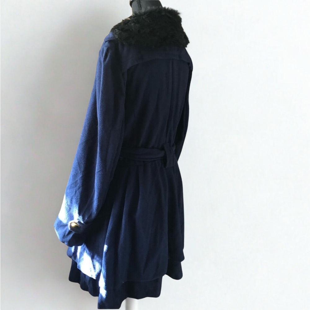 Black Coat with Fur Trim - XL - Picture 3 of 7